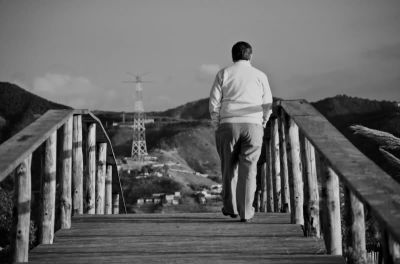 L�uomo che ama scrivere poesie (piccola storiella moderna)