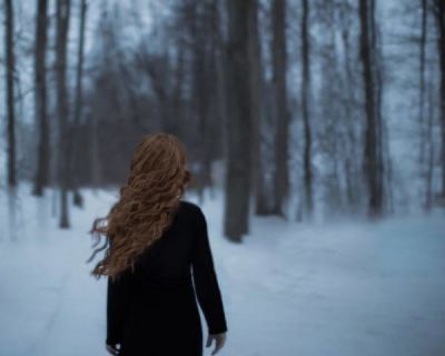 Tra effigi sono la cantastorie