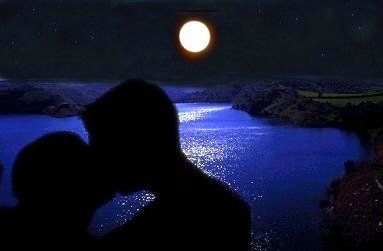 Tra i rintocchi di un cielo a mezzanotte