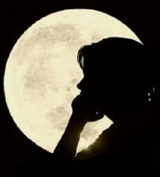 Fuori dalla luna