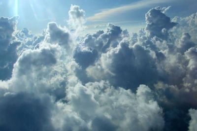 Le nuvole temono i nostri abbracci