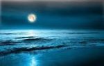 La luna a mezzanotte