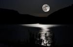 Su un lago mormorante