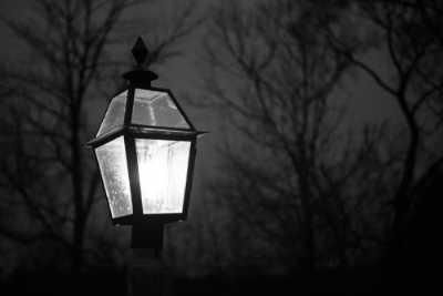 Sulla citt� scende la notte  