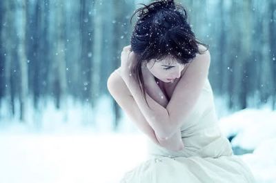 Guarda, fuori adesso nevica  